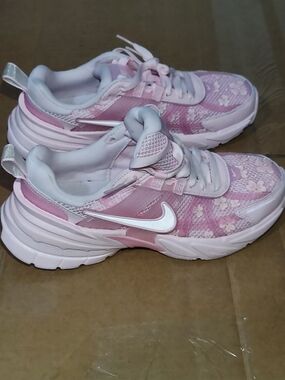 Nike V2K Run Pink Foam Arctic Pink  Women's Size 7